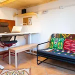 Top Floor Studio, Central & Quiet