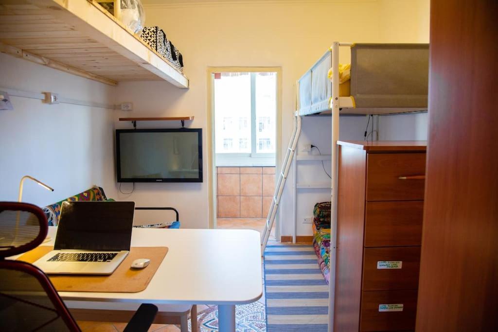 Floor Studio, & Quiet Apartment *